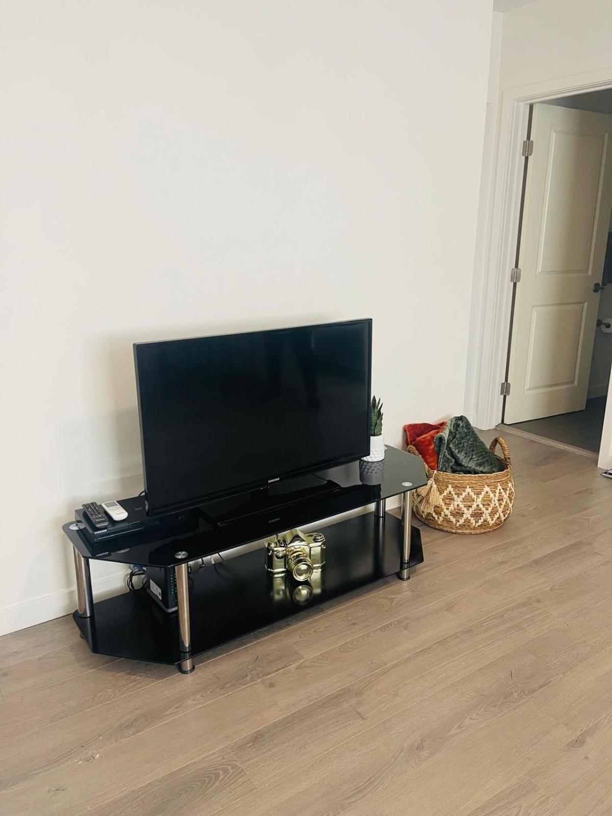 1 Bedroom 1 Bathroom Near Crypto Center Apartment